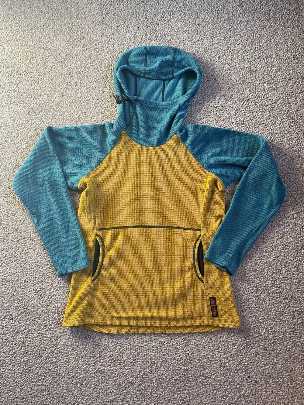 Melanzana V1 Hoodie. Women’s Small, EUC